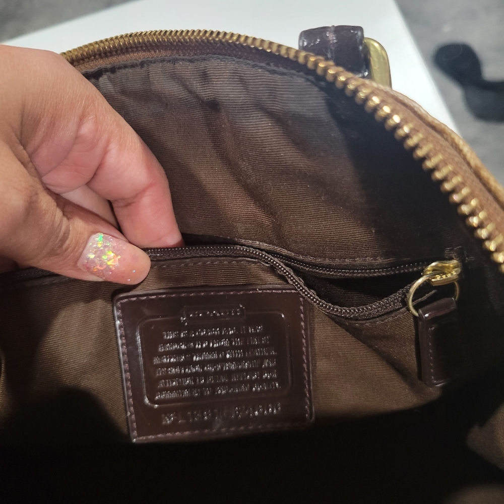 Authentic coach - Picture 5 of 5